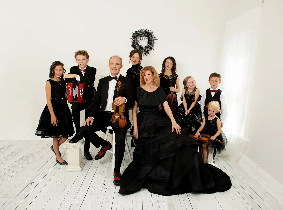 Natalie MacMaster & Donnell Leahy Present: A Celtic Family Christmas